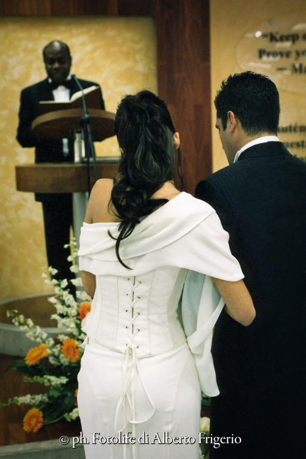 Foto celebrazione matrimonio religioso civile como varese lecco sposi anelli felicità